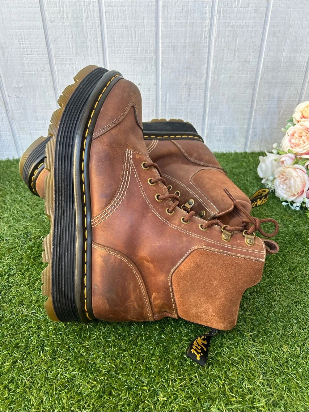 Dr. martens ZEBZAG SUEDE & LEATHER CASUAL LACE UP BOOTS men size 11 gently used